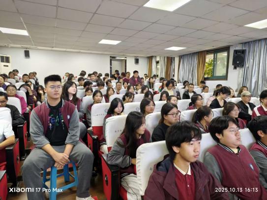 学测动员会123_html_6c4270ff.jpg
