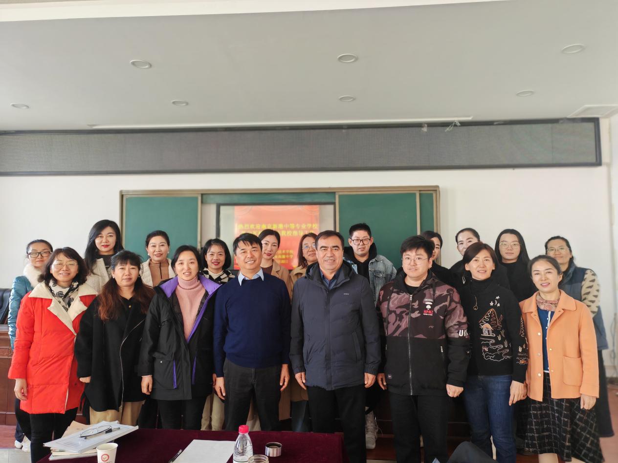 奔赴千里 共叙教育_html_15aac8de.jpg