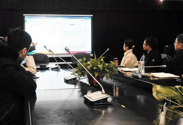 南京新港中等专业学校电子商务专业校企合作研讨会_html_7ee22234.jpg
