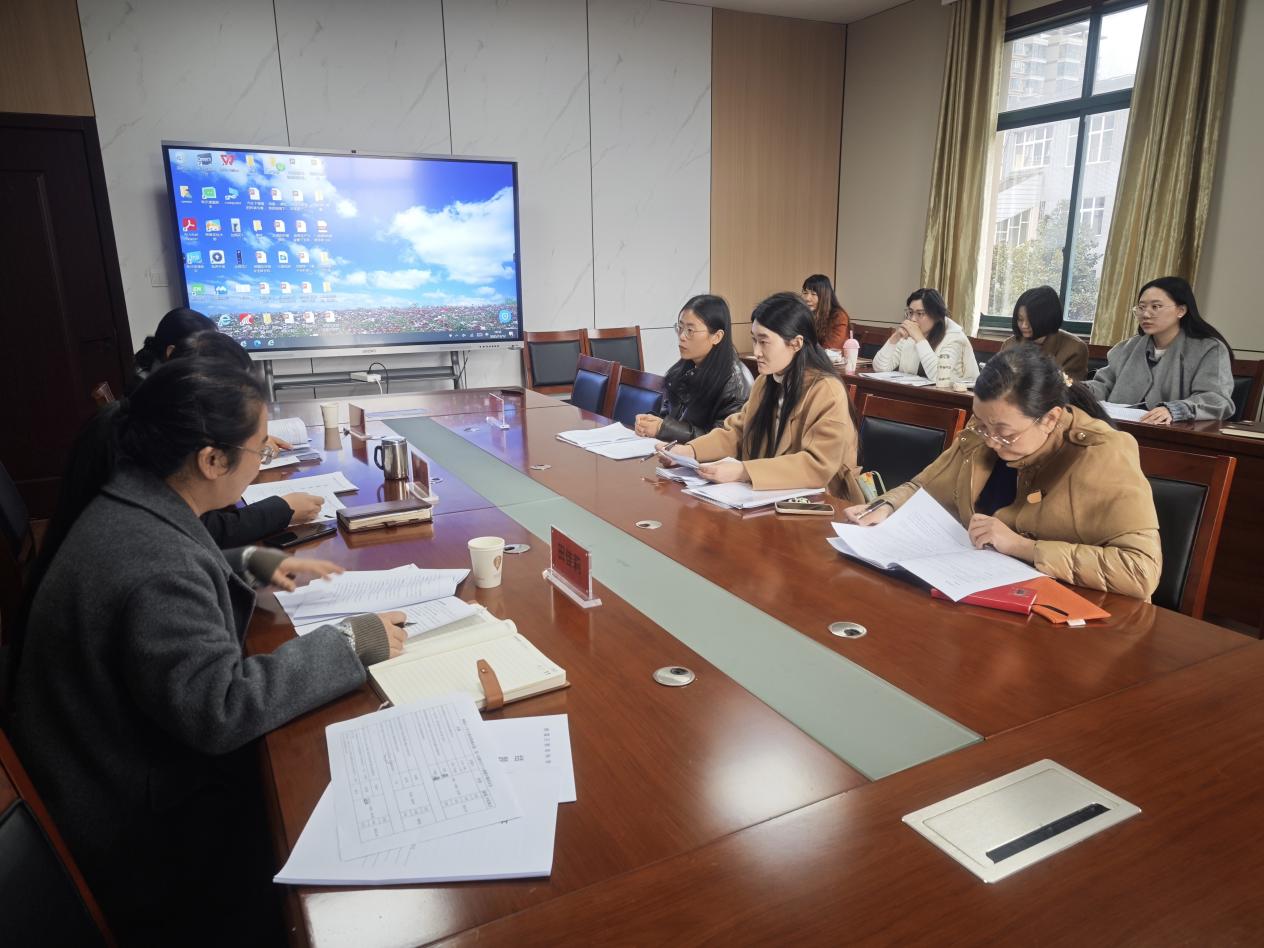 以研促教启新程 课题论证提质效_html_53e96ca0.jpg