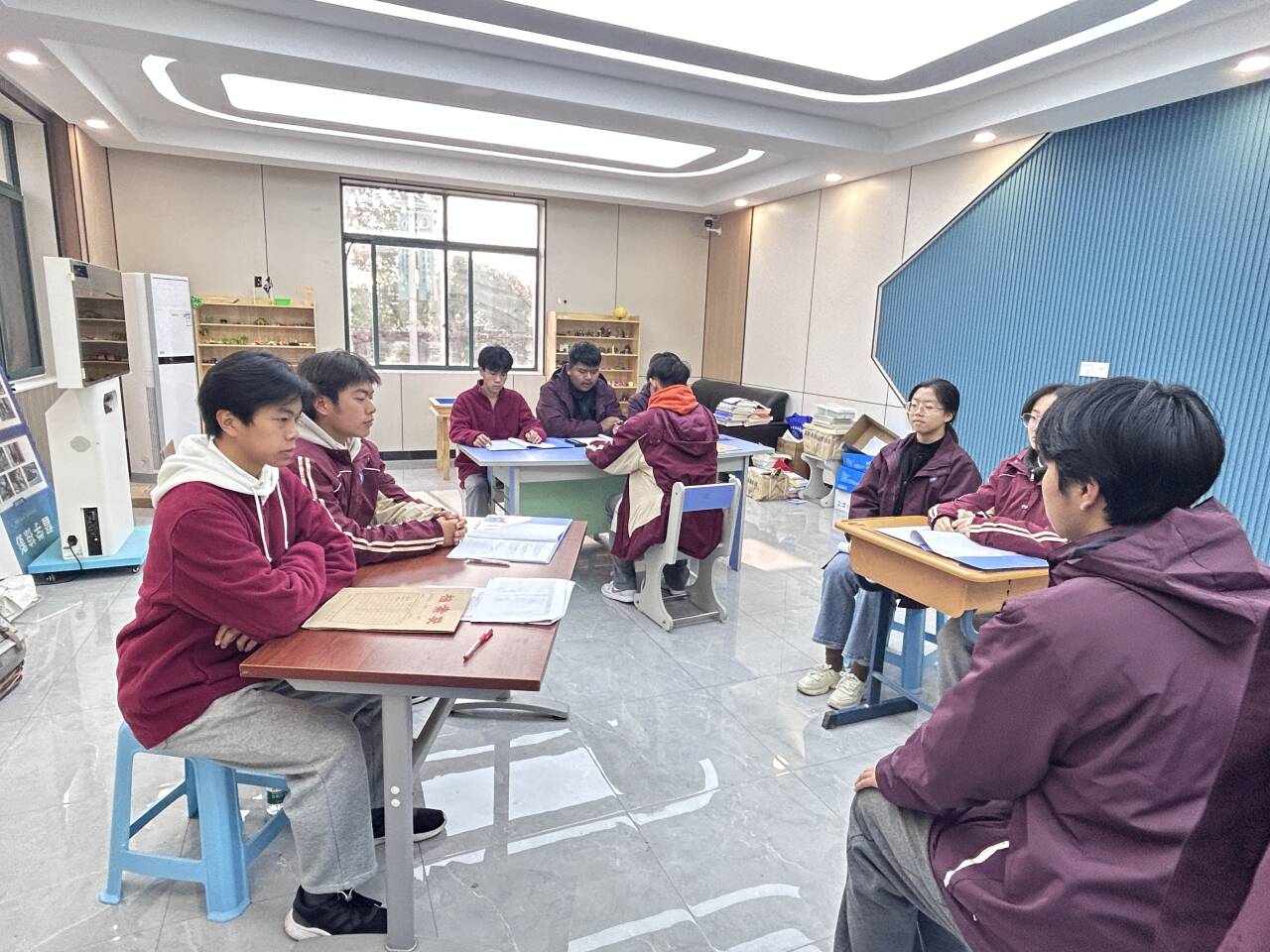 模拟法庭通讯稿-修_html_m7eca510b.jpg