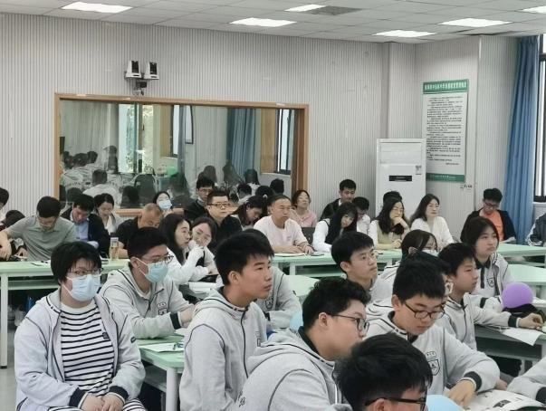 物理组新闻稿5.10_html_76efeb60.jpg