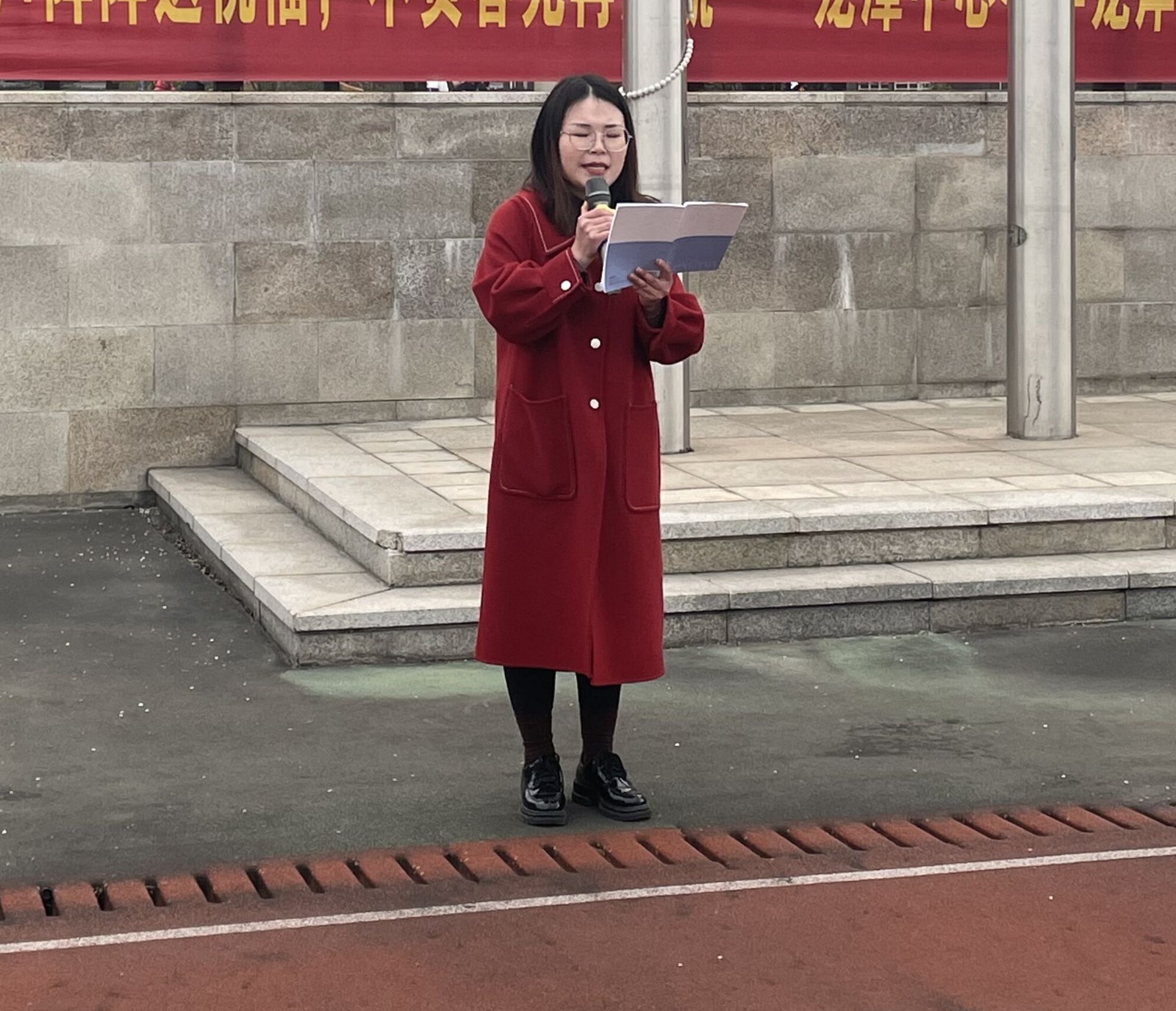 【灵美龙小·龙岸】“春风十里，不如添一抹新绿”——龙潭中心小学龙岸花园校区植树节主题系列活动