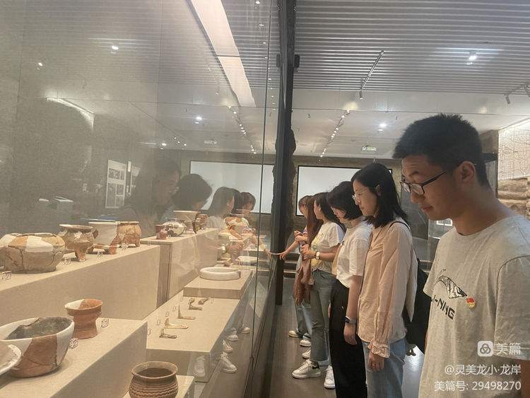 【龙小先锋·团队活动】传承红色基因，争做育人先锋——龙潭中心小学党总支开展主题党日活动_html_2e1a16ed.jpg