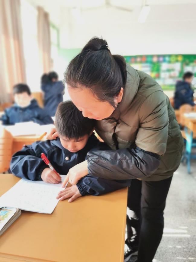 江畔先锋_html_40a7c111.jpg