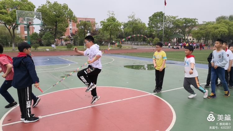 靖安小学阳光体育节报道（图文）_html_21986deb.jpg