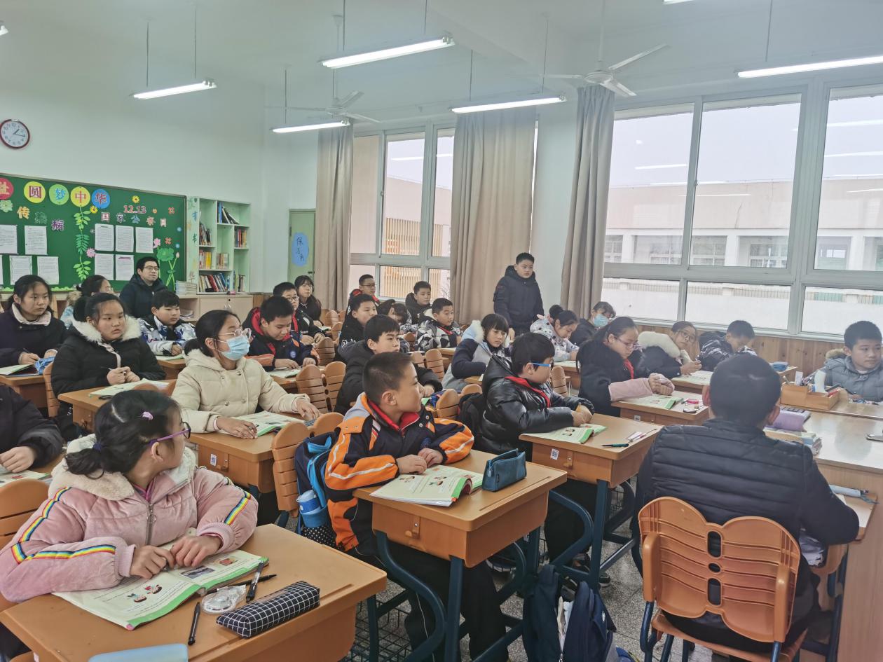 12月江畔英语教研_html_4f4f3682.jpg