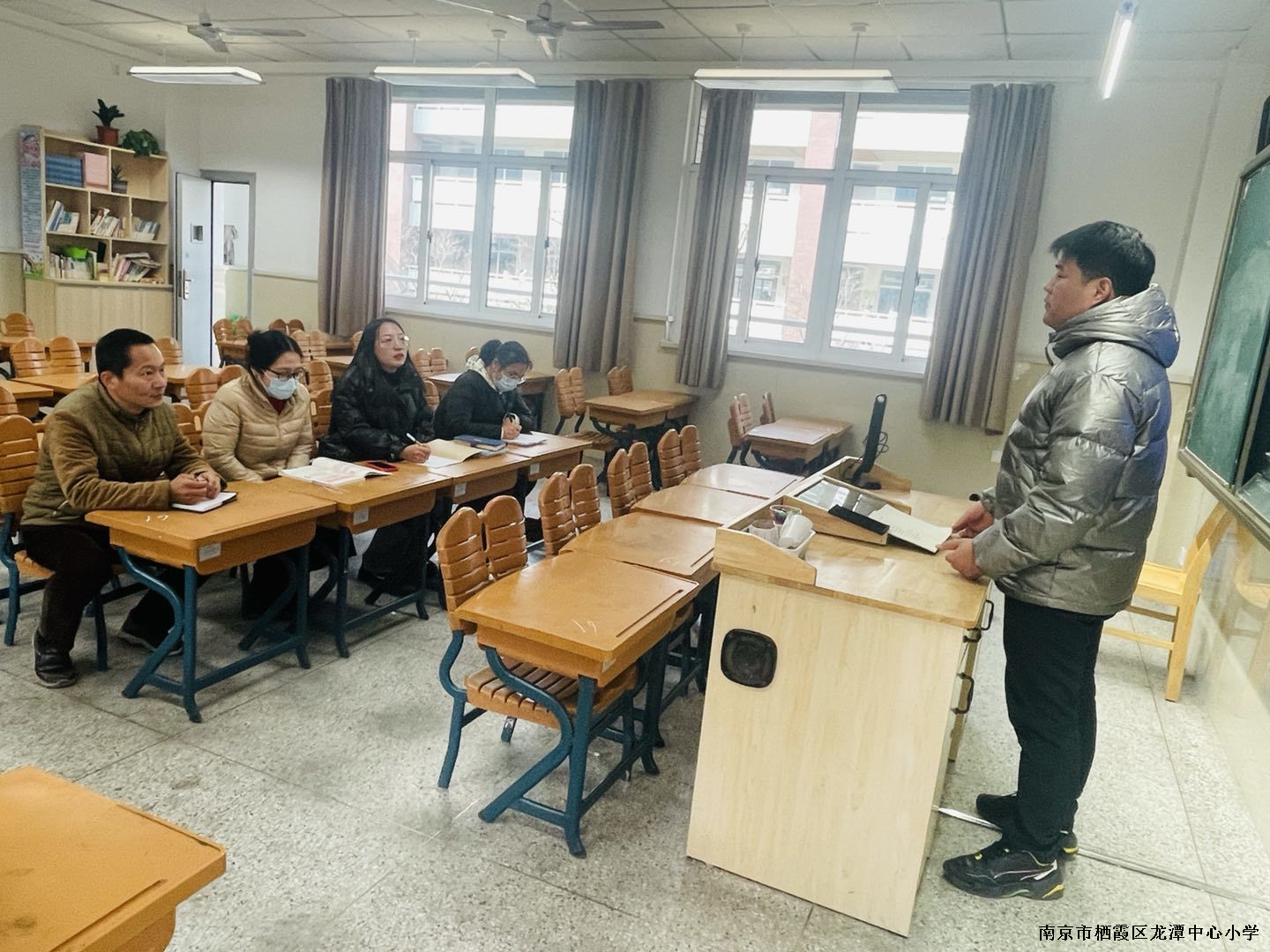 【灵美龙小】齐心协力创优质 笃定前行谱新篇  ——记龙潭中心小学信息技术教研组第一次集体备课活动