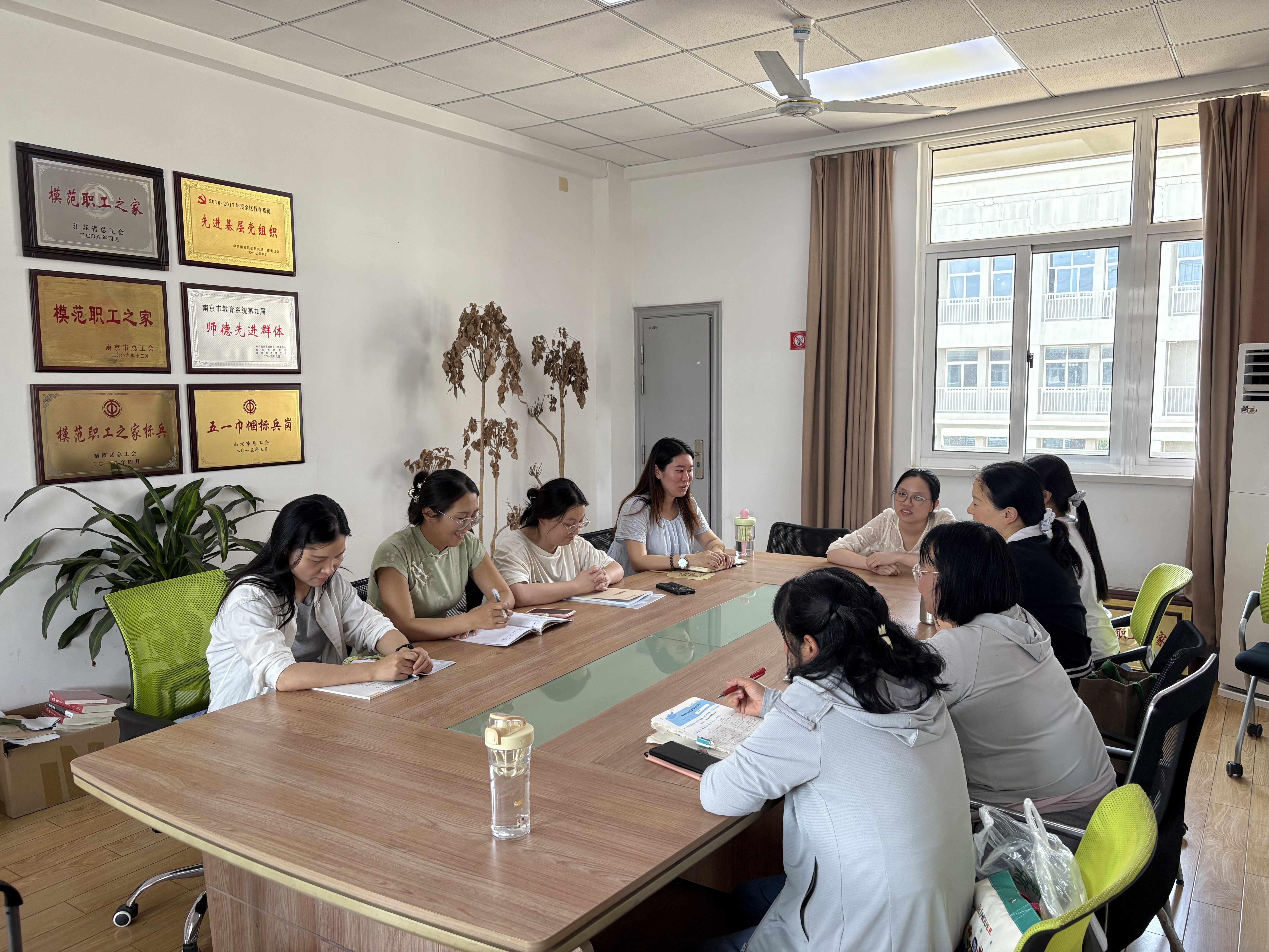 【灵美龙小】凝心聚力共研讨 砥砺前行谋新篇 ——记一年级语文备课组6月份期末集体备课活动