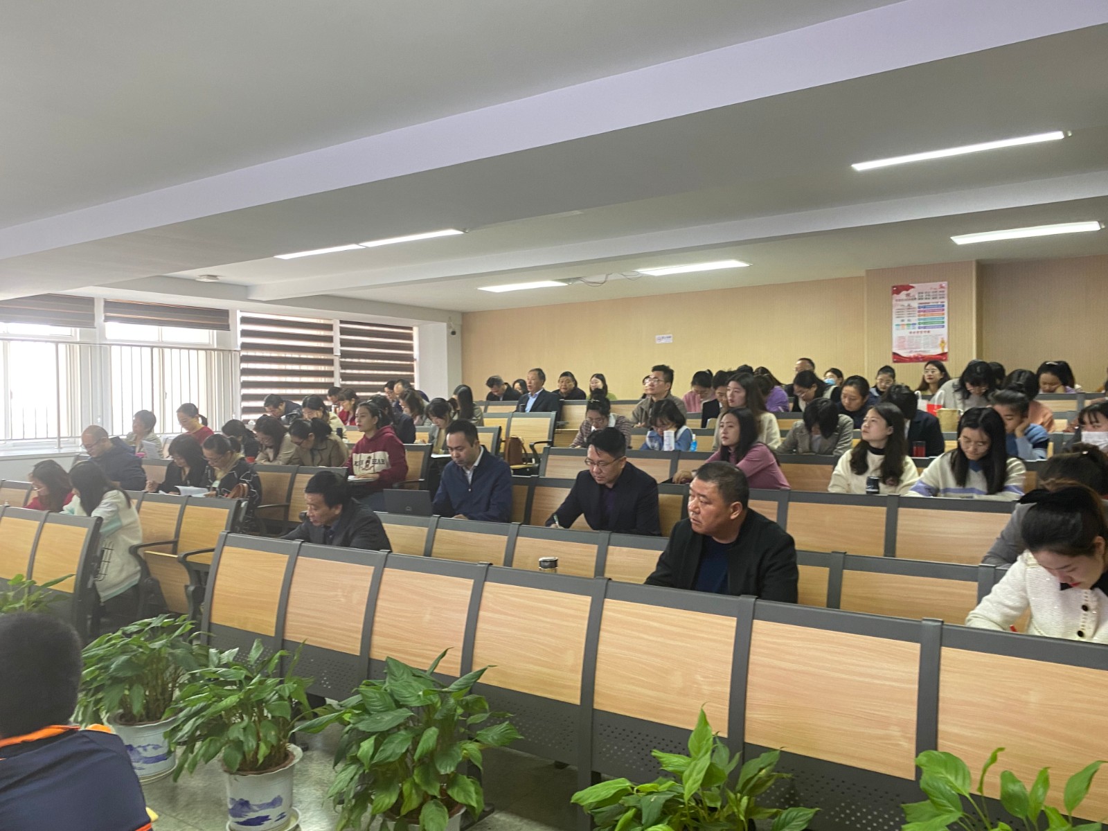 【灵美龙小】立足教研促发展 观摩研讨共成长 ——龙岸校区语文教研组活动报道