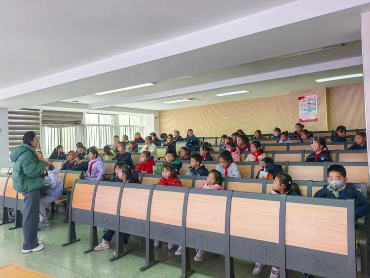 2025.12.12 指尖展风采 劳动润童心 ——龙潭中心小学劳动技能大赛_html_m5d024a58.jpg