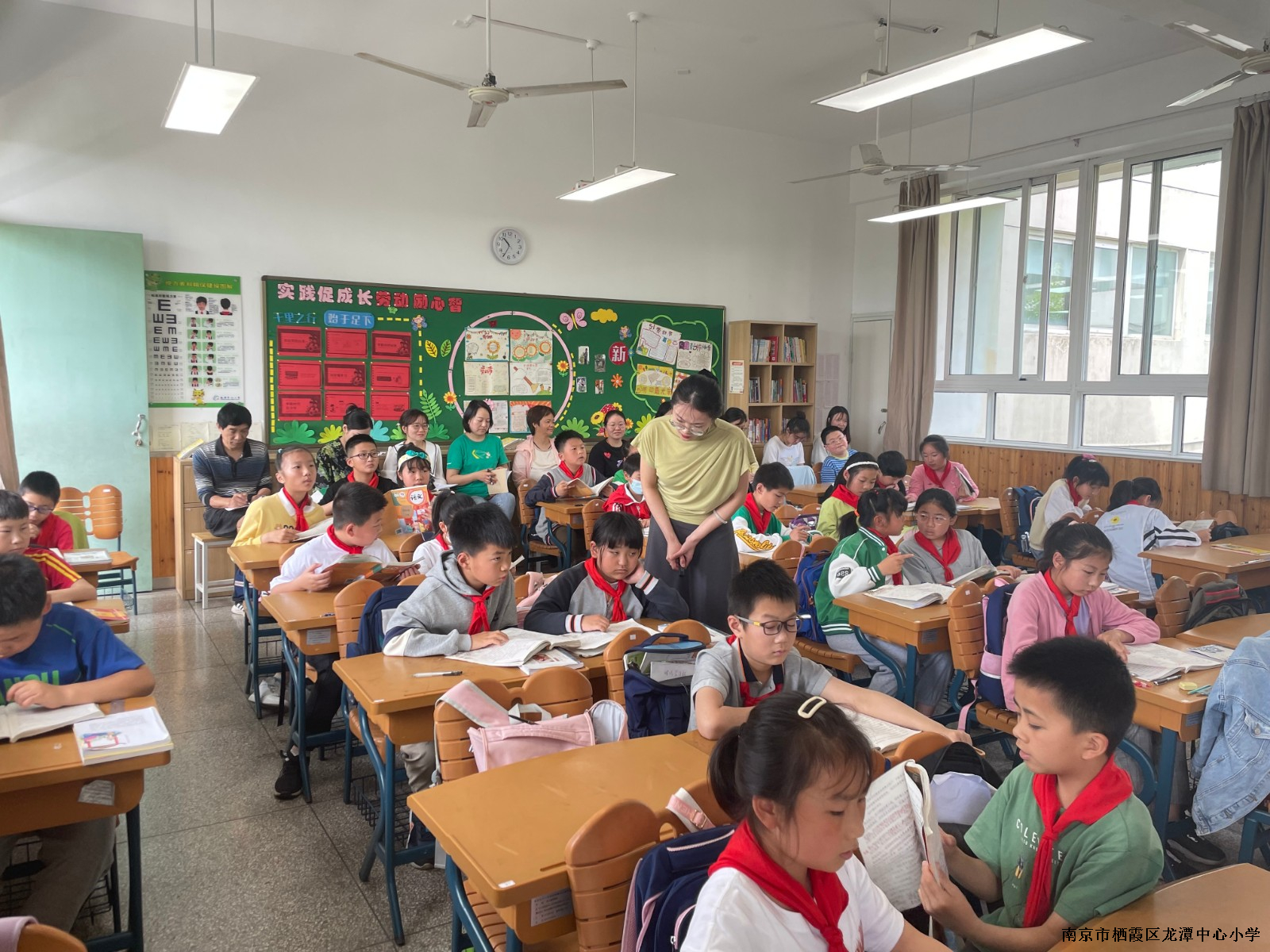 【灵美龙小】畅游童话世界学会分享快乐