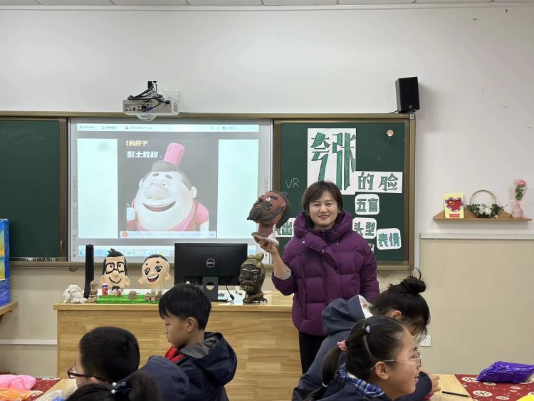 2023.12美术集体备课报道_html_m3b8a3d2.jpg
