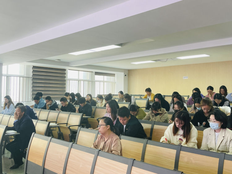 【灵美龙小·党建特色活动】推广无纸化办公 步入低碳生活——南京市栖霞区龙潭中心小学创建“无废学校”系列活动十_html_m56ac6028.jpg