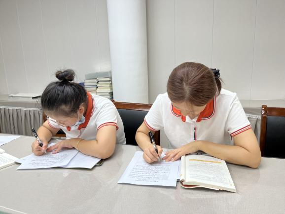 220928学习促提升 实践促成长——栖霞幼儿园红枫园教师业务学习_html_m59e6e3e0.jpg