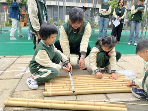 230522基于儿童视角 促进课题研究——栖霞幼儿园翡翠天域园课题组活动 (2)_html_836bad2.jpg