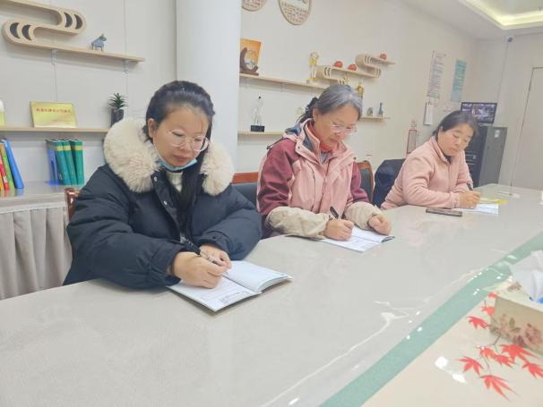 241119以培促教 以学赋能——记栖幼红枫分园业务学习活动（六）  万紫薇_html_m241995ee.jpg