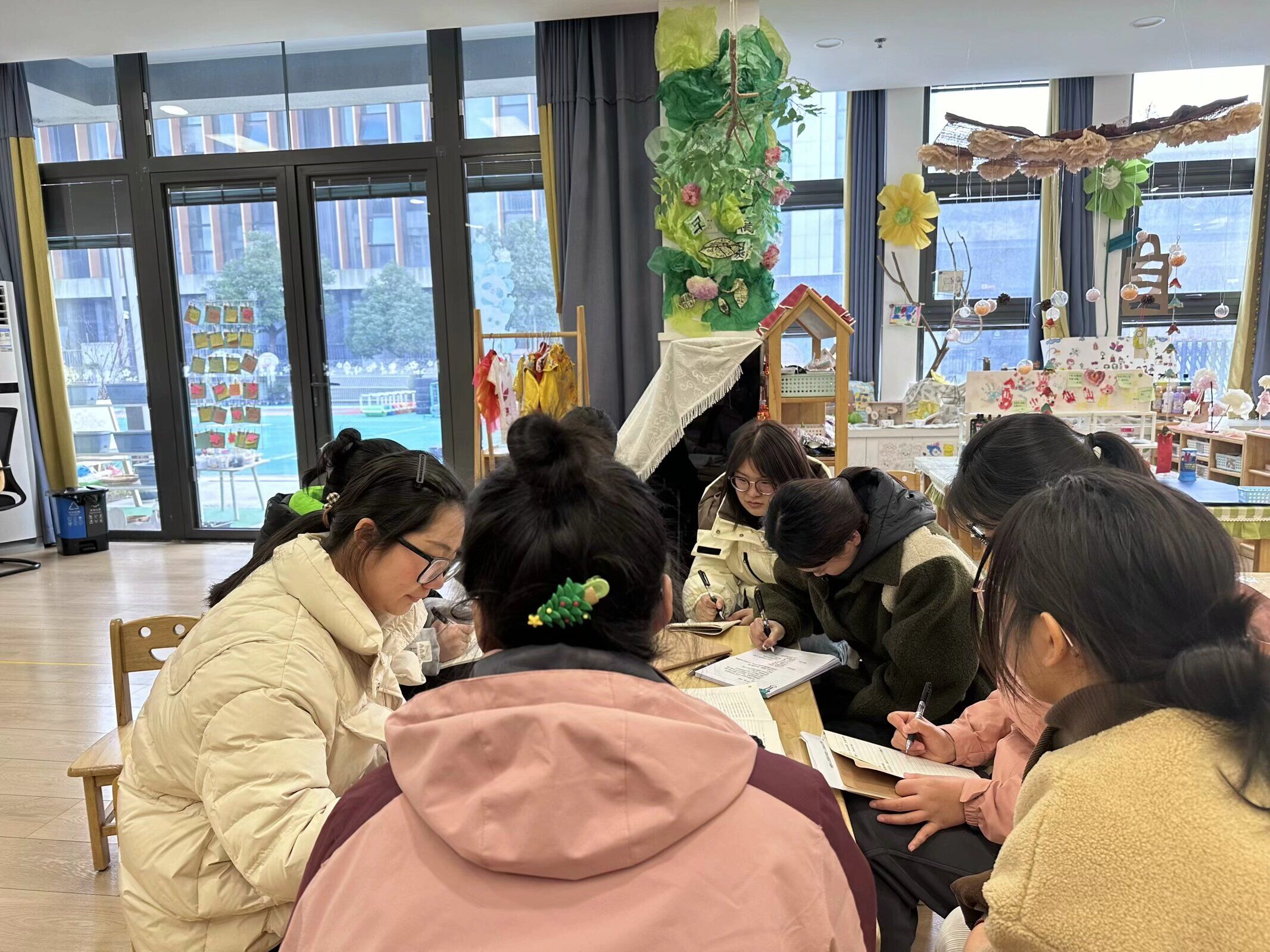 240220审议始于思 课程施于行——栖霞幼儿园翡翠天域园小班年级组审议活动_html_m14928633.jpg