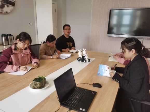 【枫香栖幼】潜心审议 共促成长 ——栖幼翡翠天域园课程中心组4月师德及主题审议研讨