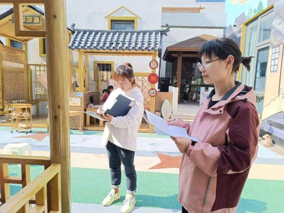 230522乐玩角色游戏 悦享智慧教研——记栖霞幼儿园石埠湾园角色游戏教研组活动  万紫薇_html_734f1620.jpg
