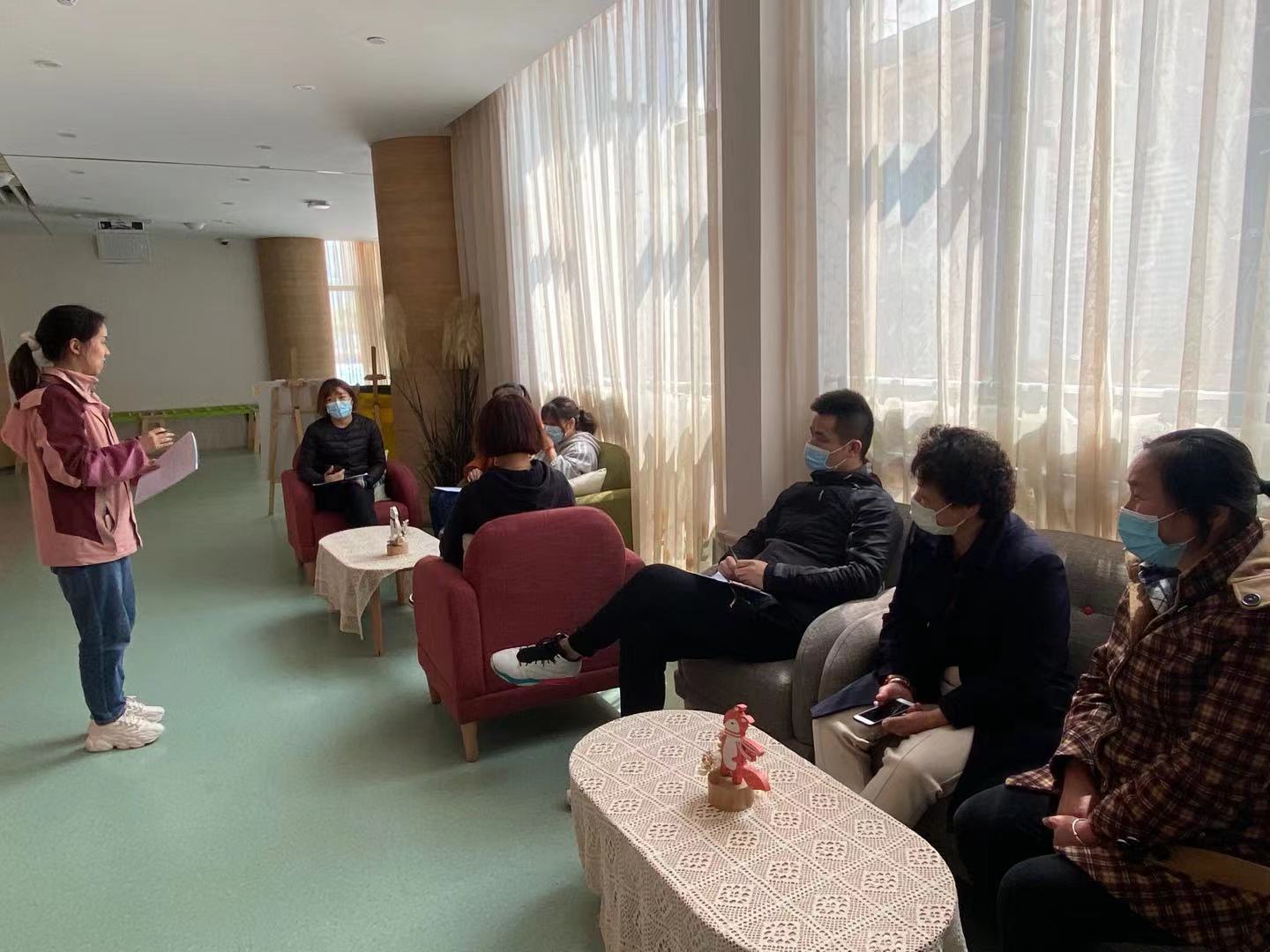 【枫香栖幼】以爱之名  携手共进 ——栖霞幼儿园石埠湾园小一班微型家长会
