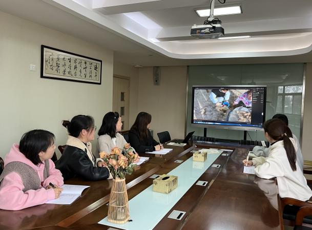 221116混龄乐享 快乐成长——栖霞幼儿园五福园游戏组教研活动（五）_html_486b5638.jpg