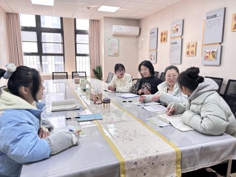 【枫香栖幼】多元活动研讨 助力幼儿成长  ——栖霞幼儿园翡翠天悦园中班年级组课程审议（三）