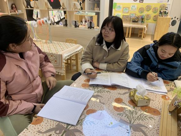 221129课程审议 共享智慧——栖霞幼儿园翡翠天域园大班年级组课程审议活动_html_m38c1d97c.jpg