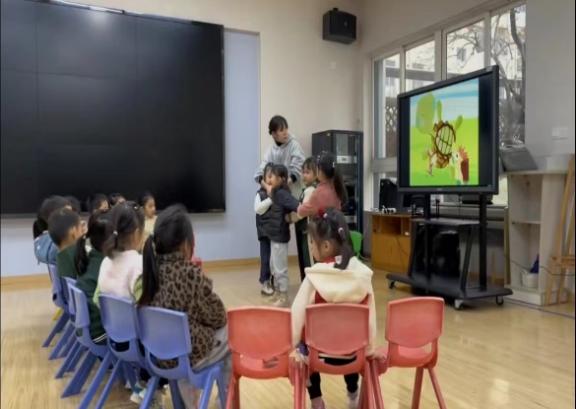 221129“语”研促教 共同成长——栖霞幼儿园五福园参加集团领域教研开放活动_html_m1e5ddf8f.jpg