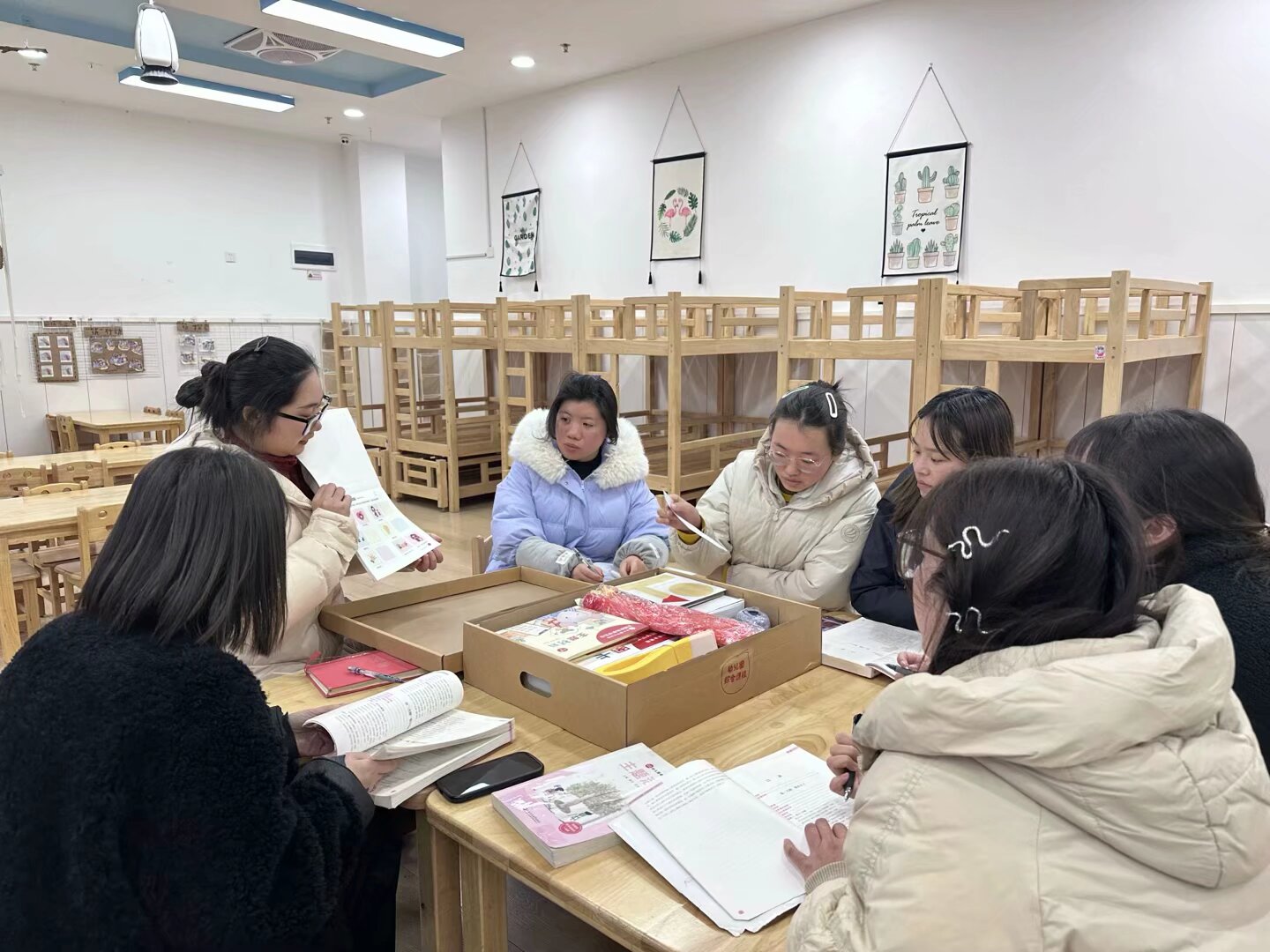 250213审议始于思 课程施于行——栖霞幼儿园翡翠天域园中班年级组审议活动_html_m2ae2910a.jpg