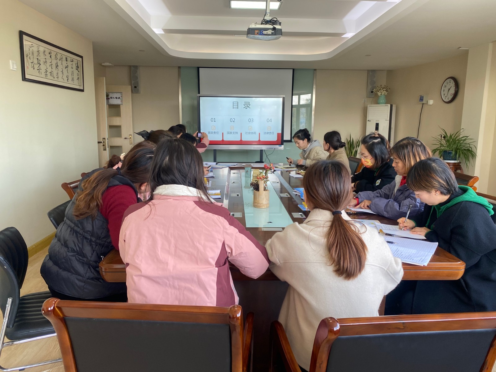 【枫香栖幼】 依法带娃 承担家庭教育责任  ——栖霞幼儿园五福园师德学习活动之家庭教育促进法