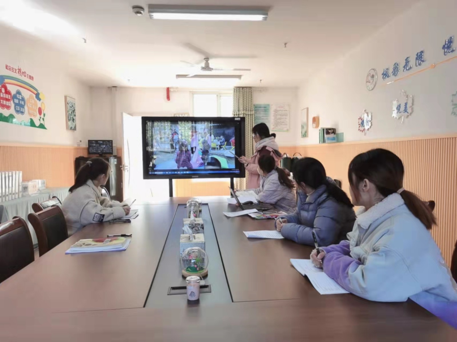 【枫香栖幼】游戏教研话观察 观摩交流共成长  ——栖霞幼儿园红枫园游戏教研组活动（三）
