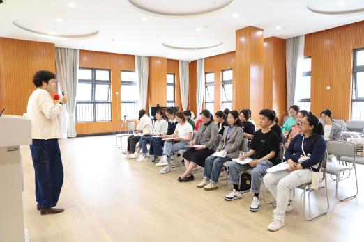 230419心暖花开 赋能启航——栖霞幼儿园心理健康讲座活动_html_m2fbdd958.jpg