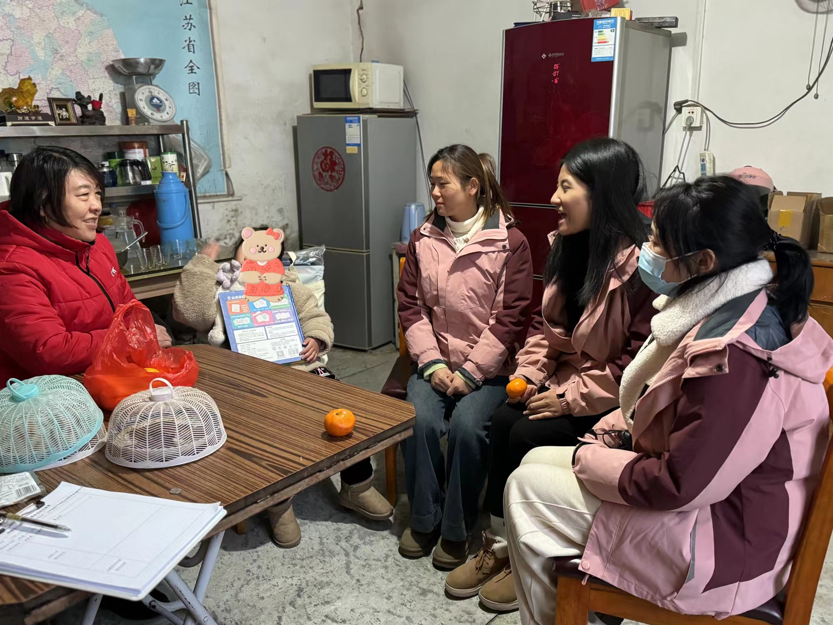 231222践行师德聚力前行  爱心捐赠筑梦启航——栖霞幼儿园师德师风志愿者活动-插照片_html_m7e09c610.jpg