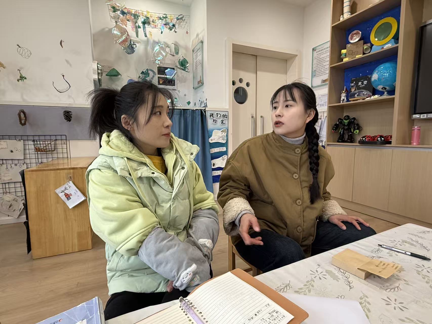 251204深耕课程审议 赋能幼儿成长——栖霞幼儿园翡翠天悦园大班年级组课程审议_html_639316c3.jpg