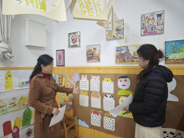 24111审议始于思 课程施与行——记栖幼红枫分园小班课程审议活动（四）万紫薇_html_2562559e.jpg