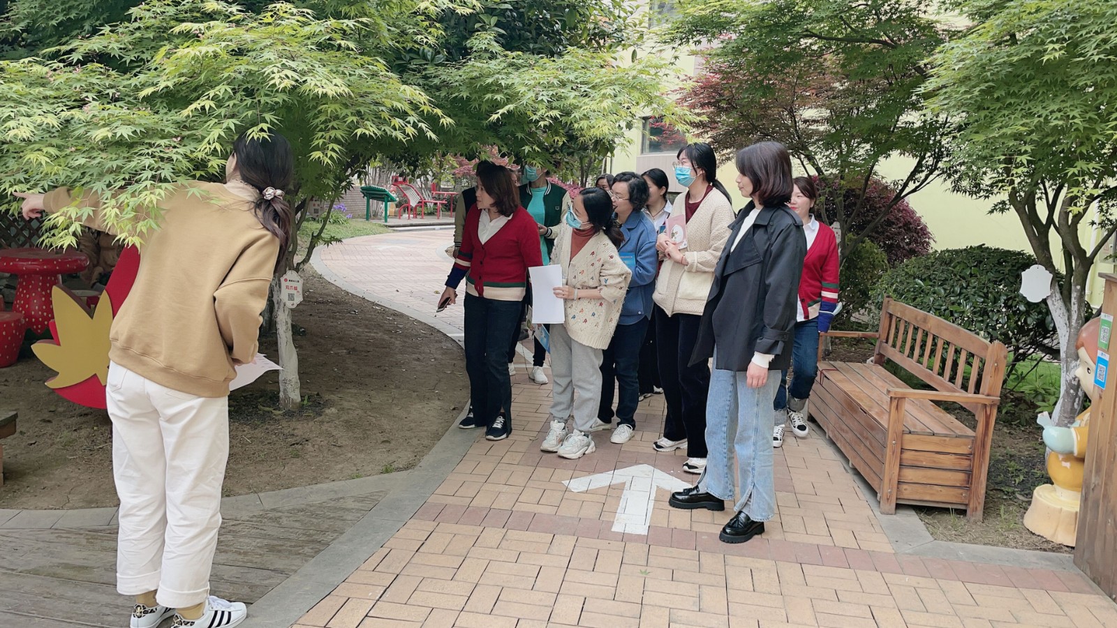 【枫香栖幼】共享自主愉悦 共创户外环境  ——栖霞幼儿园五福园户外游戏环境观摩研讨活动