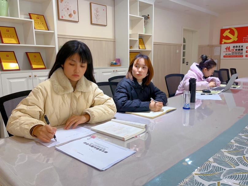 221208巧研共思 助推课程——记栖霞幼儿园石埠湾园课程中心组活动 徐雅仙_html_5a16f10f.jpg