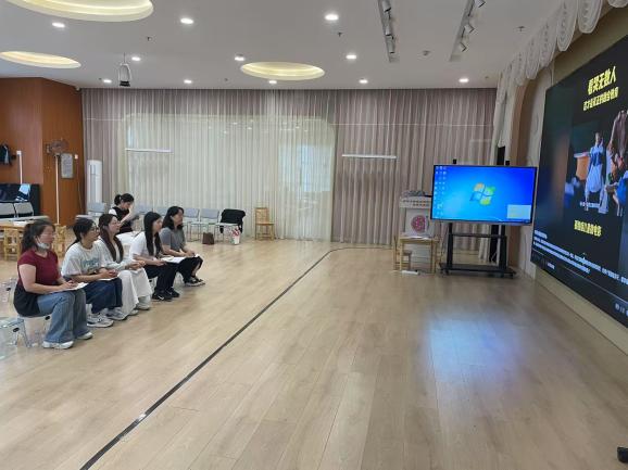 250515融合共育 师幼共长——栖霞幼儿园翡翠天域融合教育教研组活动_html_m2f0c233.jpg
