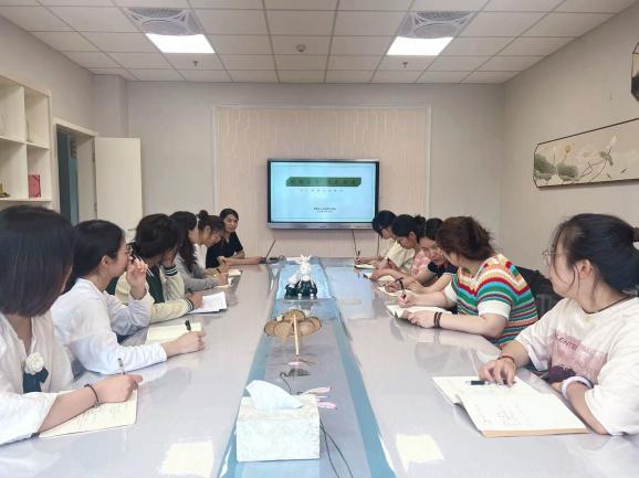 231013网络安全 你我共建——栖霞幼儿园翡翠天域园网络安全知识培训_html_m5915cbd5.jpg