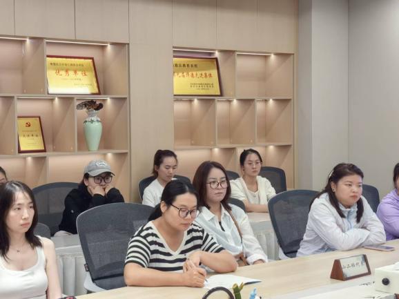 202505928以爱之名 携手成长——栖霞幼儿园云栖园家长委员会暨膳食委员会会议 李佳惠_html_m25615af1.jpg