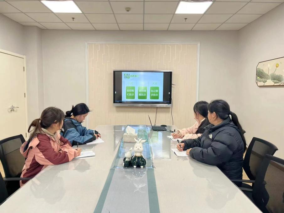 【枫香栖幼】科学衔接 助力成长——记栖霞幼儿园翡翠天域园《3—6岁儿童学习与发展指南》解读专题讲座活动