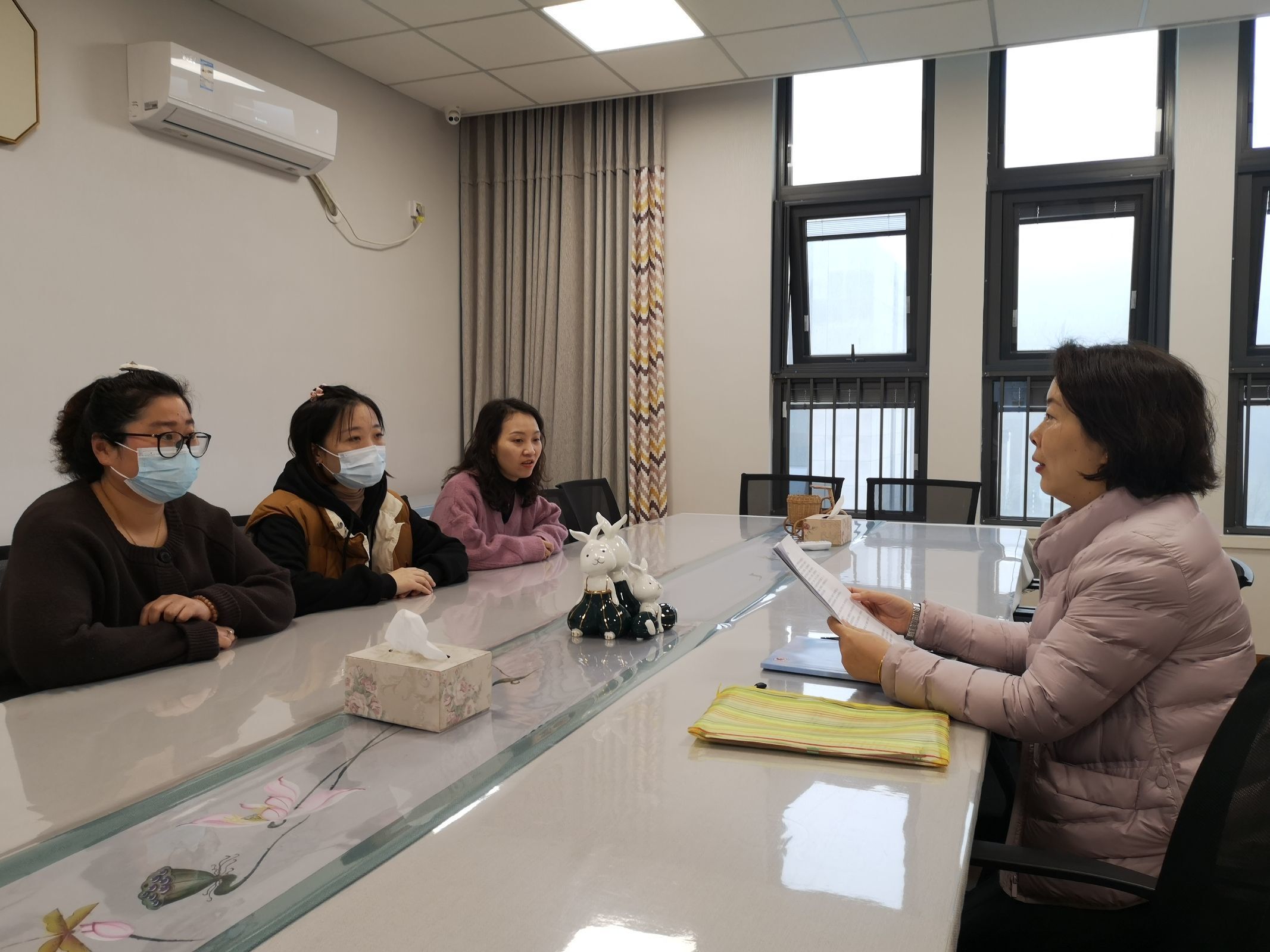 230322 督导检查促前行 各项工作稳落实——栖霞幼儿园翡翠天域园迎接区督学工作检查_html_1c9c3d6.jpg