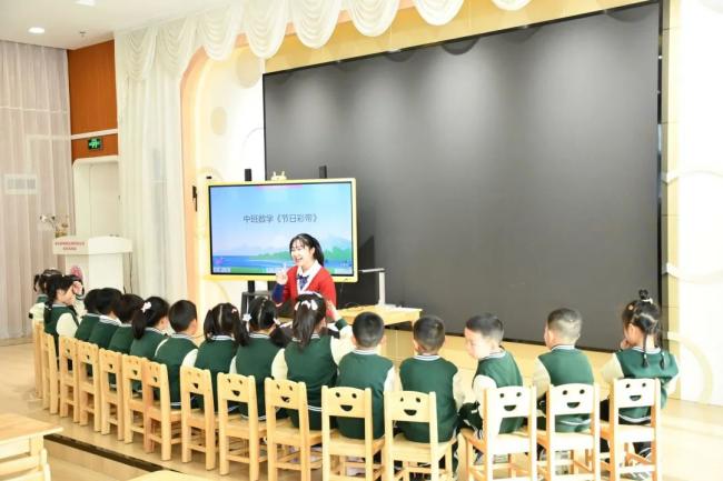 【枫香栖幼】开放观摩展特色 示范辐射共成长  ——记栖霞幼儿园翡翠天域园市级接待观摩开放活动