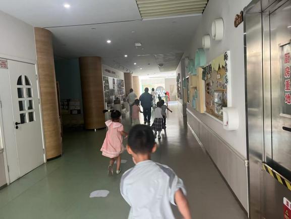 250917筑牢用电安全防线 护航幼儿健康成长——栖霞幼儿园石埠湾园用电安全演练活动_html_m653665b0.jpg
