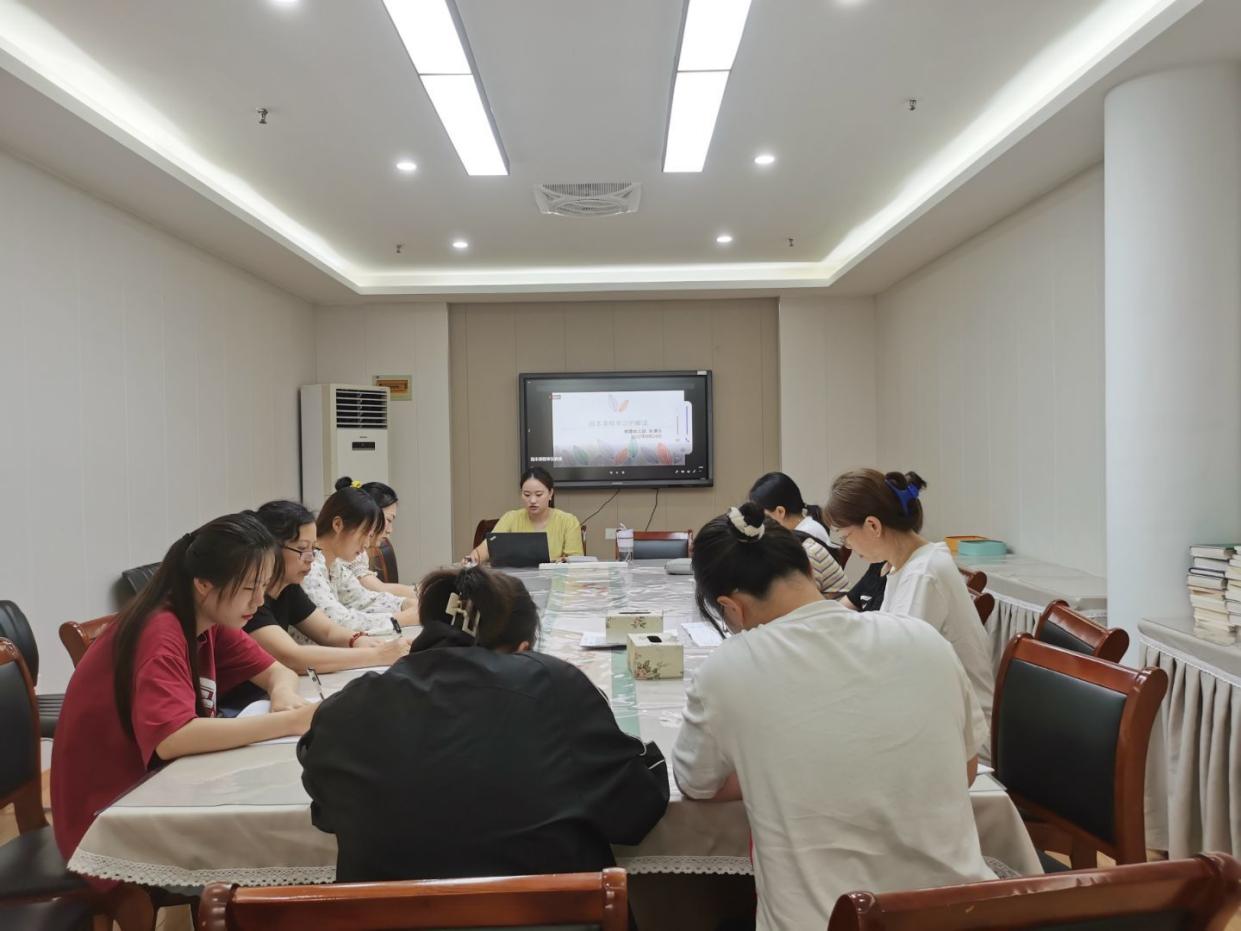 【枫香栖幼】学习不止步 暑期培训忙  ——栖幼红枫园暑期园本培训活动（一）