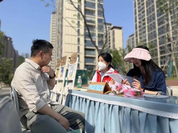 230514家校社协同育人照亮幸福人生——记栖霞幼儿园翡翠天域园家长咨询活动_html_m4e4b266d.jpg