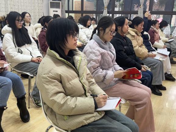 240119做新时代合格团员——栖霞幼儿园团支部读书分享交流活动_html_1d0e56ca.jpg