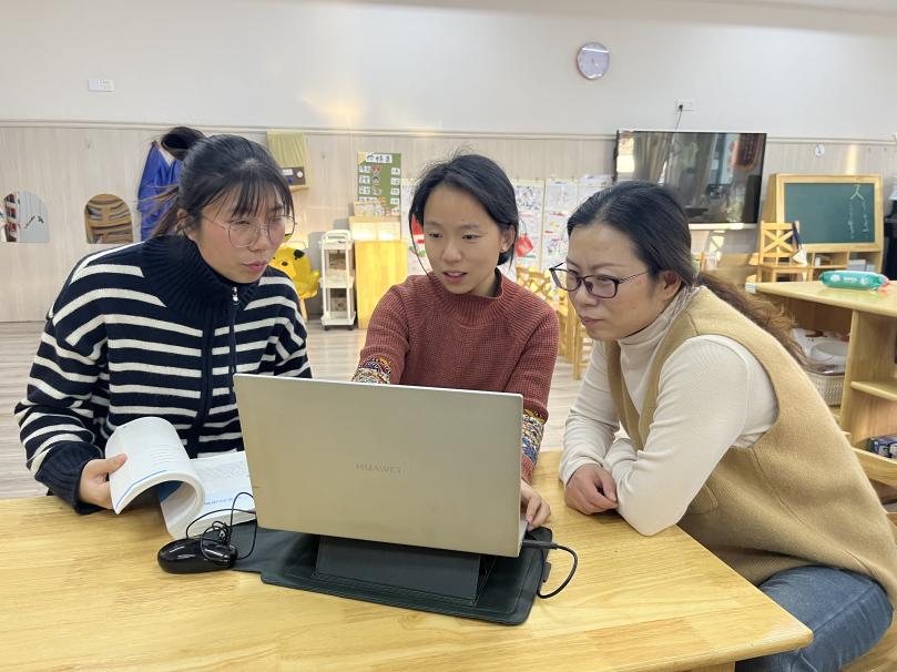 231228研思共审议 后议继前行——栖霞幼儿园石埠湾园大班组《中国年，世界年》课程审议活动 朱美安_html_m16664547.jpg