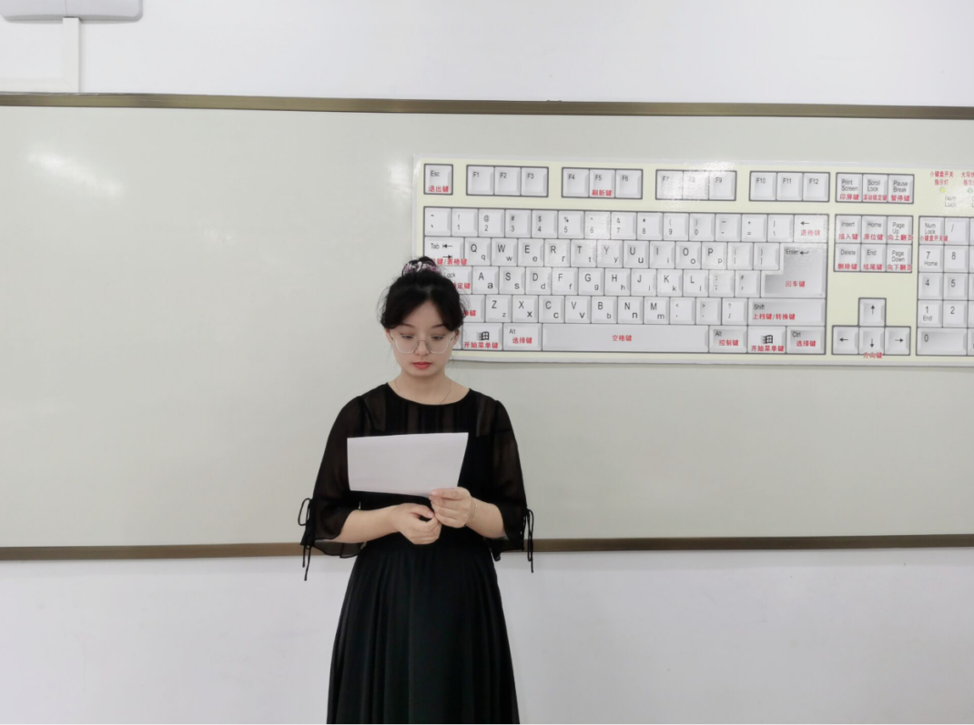 【博学广志】静心读书 书香志远─信息组读书分享交流活动_html_6eb17b64.png